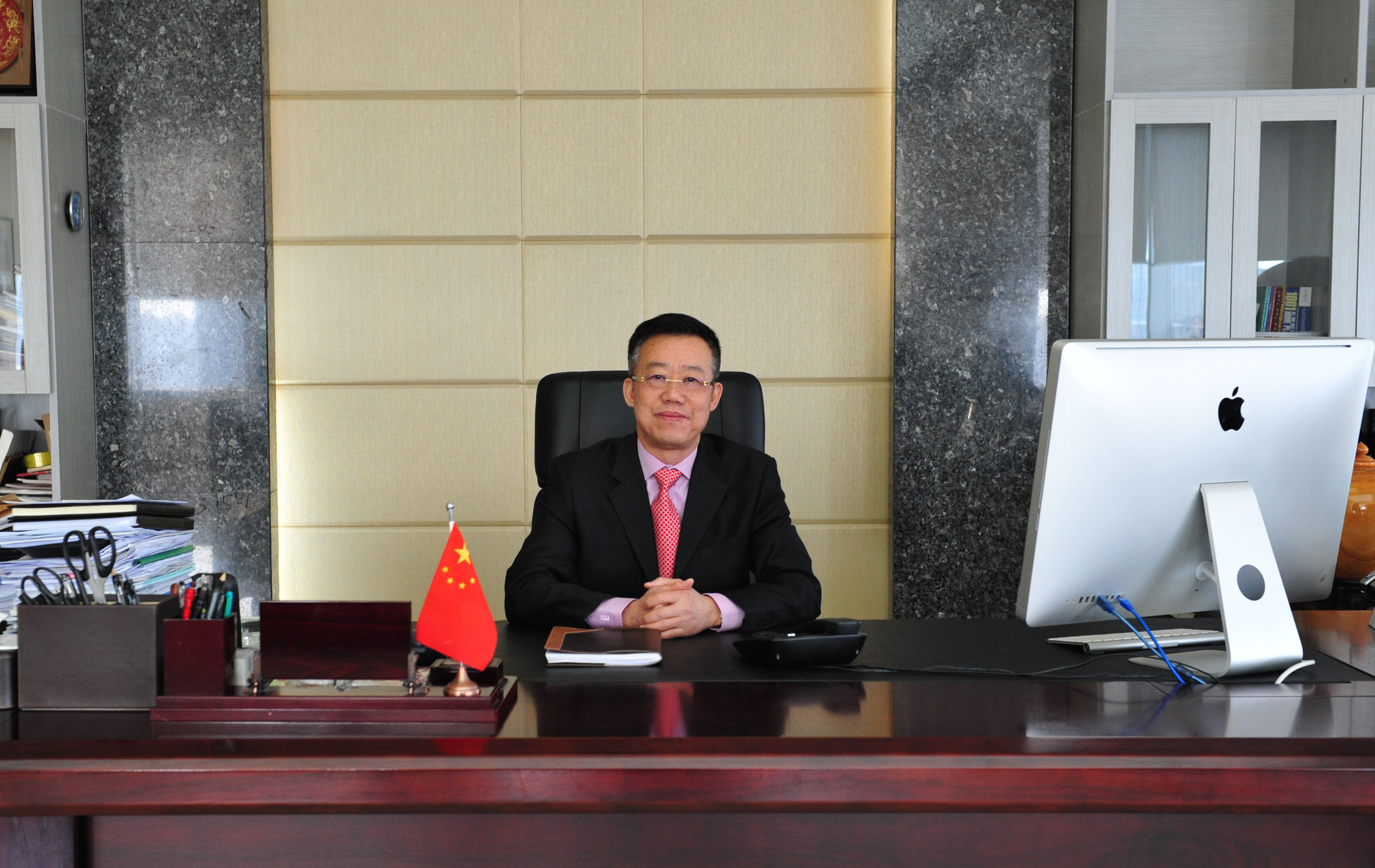 金葉集團董事局主席、總裁袁漢源先生發(fā)表新年祝詞