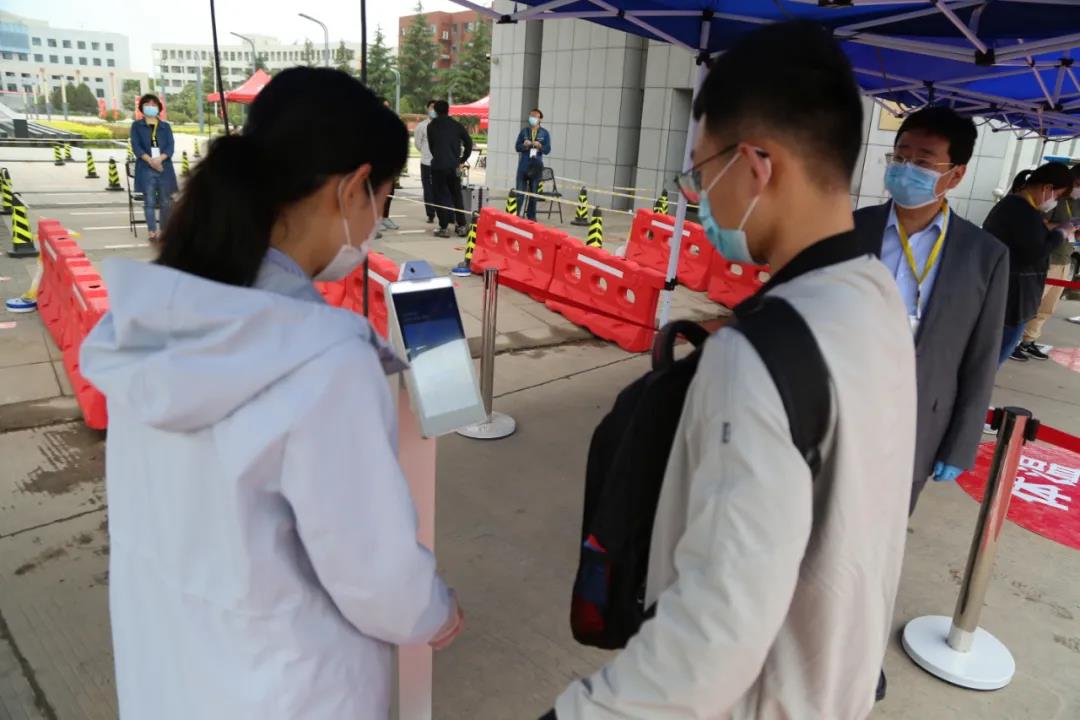 返校第一天 | 初夏的校園 終于等到你！