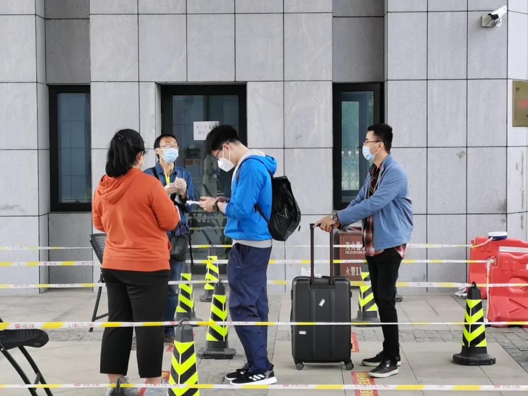 返校第一天 | 初夏的校園 終于等到你！