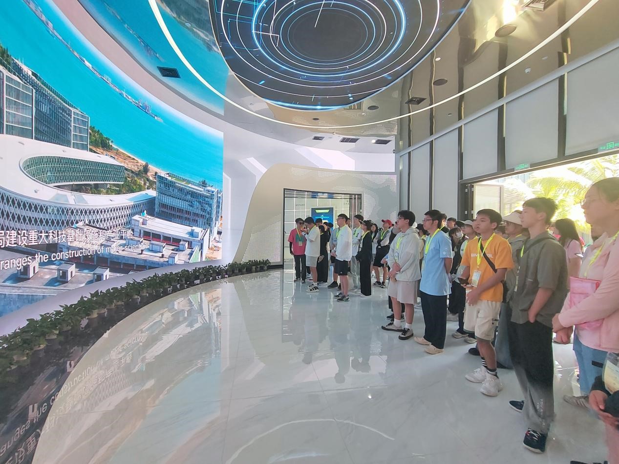 赤膽忠心強(qiáng)教育 同心共筑中國夢