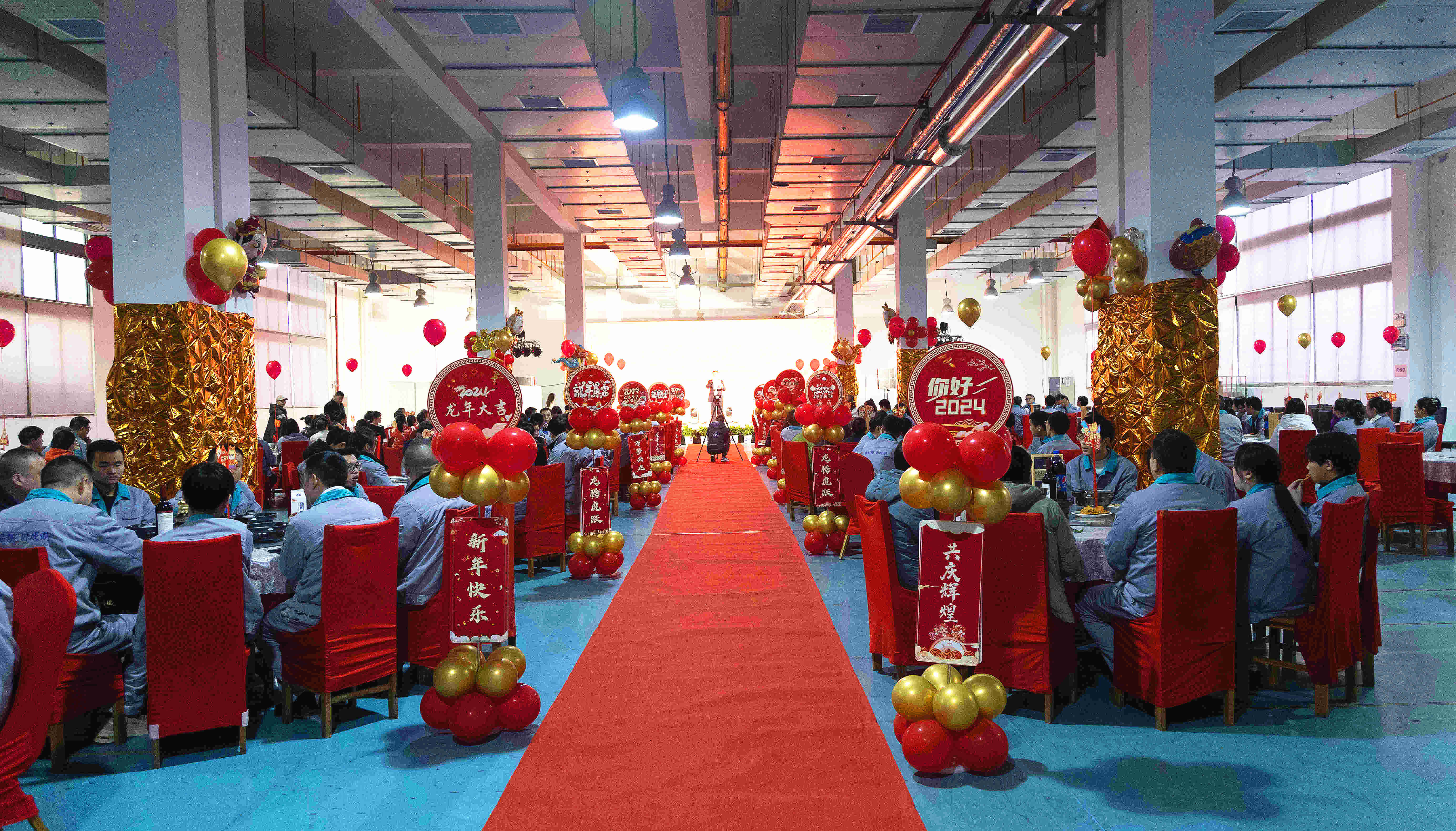 擊鼓催征啟新程，接續(xù)奮斗謀發(fā)展！深圳瑞豐科技集團(tuán)年度工作會(huì)議暨新春團(tuán)拜會(huì)圓滿召開(kāi)