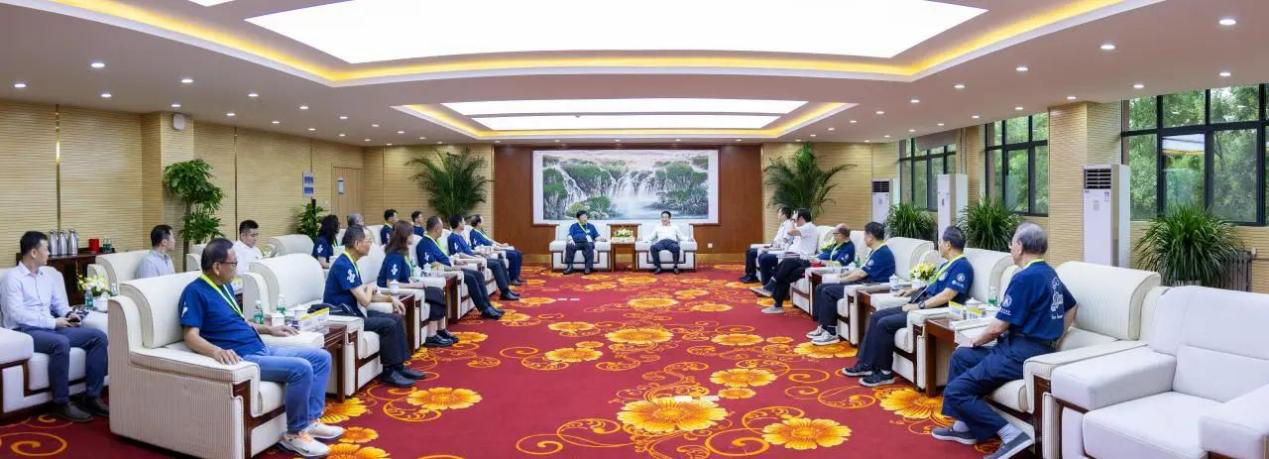 “愛(ài)我中華”青年大匯聚火車團(tuán)歷史文化探索之旅抵陜 省政協(xié)副主席楊冠軍在明德學(xué)院會(huì)見(jiàn)成員代表 “愛(ài)我中華”青年大匯聚火車團(tuán)歷史文化探索之旅抵陜 省政協(xié)副主席楊冠軍在明德學(xué)院會(huì)見(jiàn)成員代表