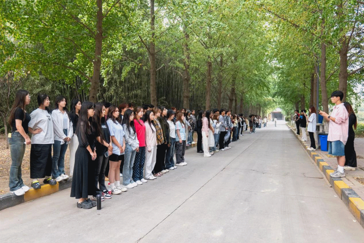 新氣象 新起點(diǎn) 西安明德理工學(xué)院新學(xué)期起航 新?；照絾⒂? title=